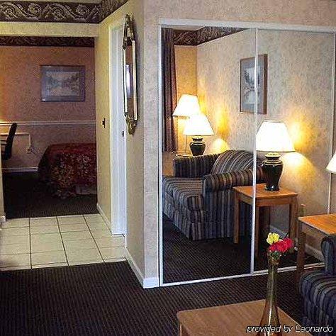 First Heritage Inn 랜툴 객실 사진